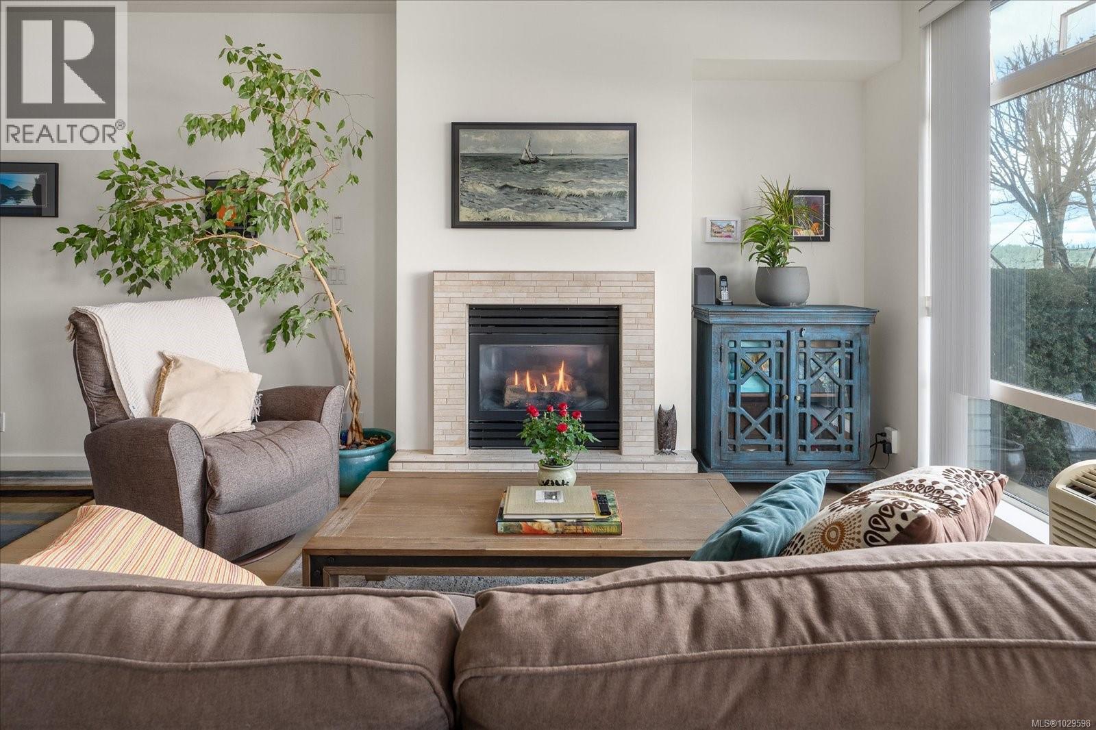 #TH10 38 FRONT ST - 11