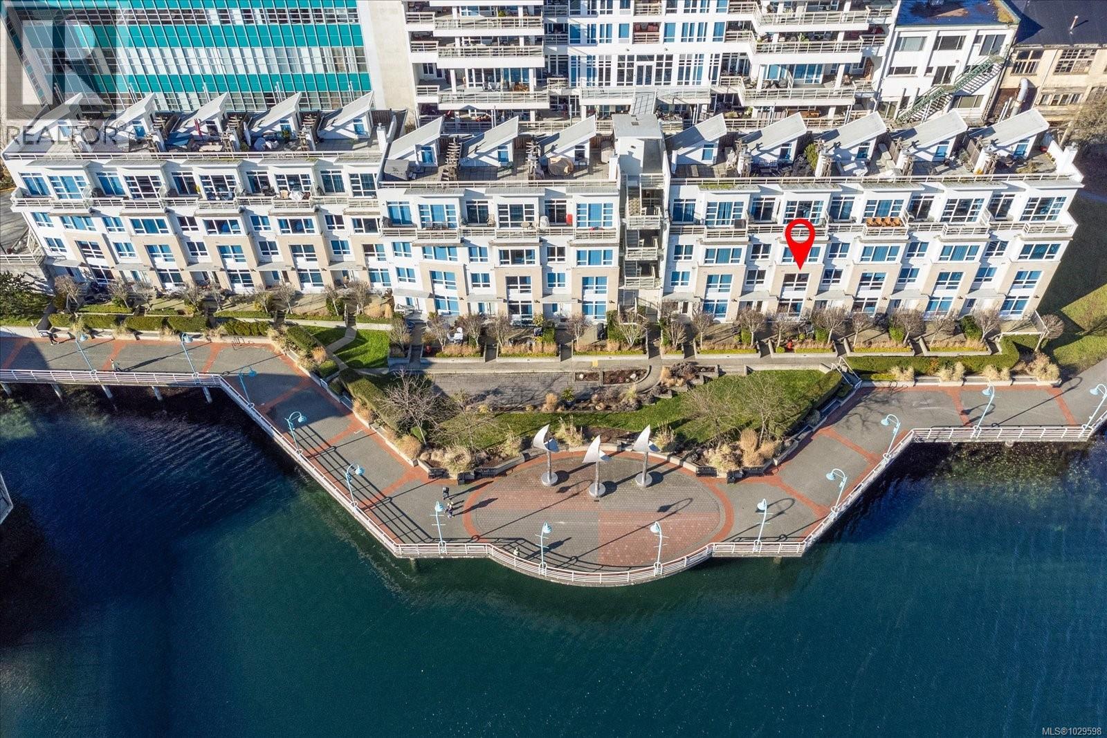 #TH10 38 FRONT ST - 35