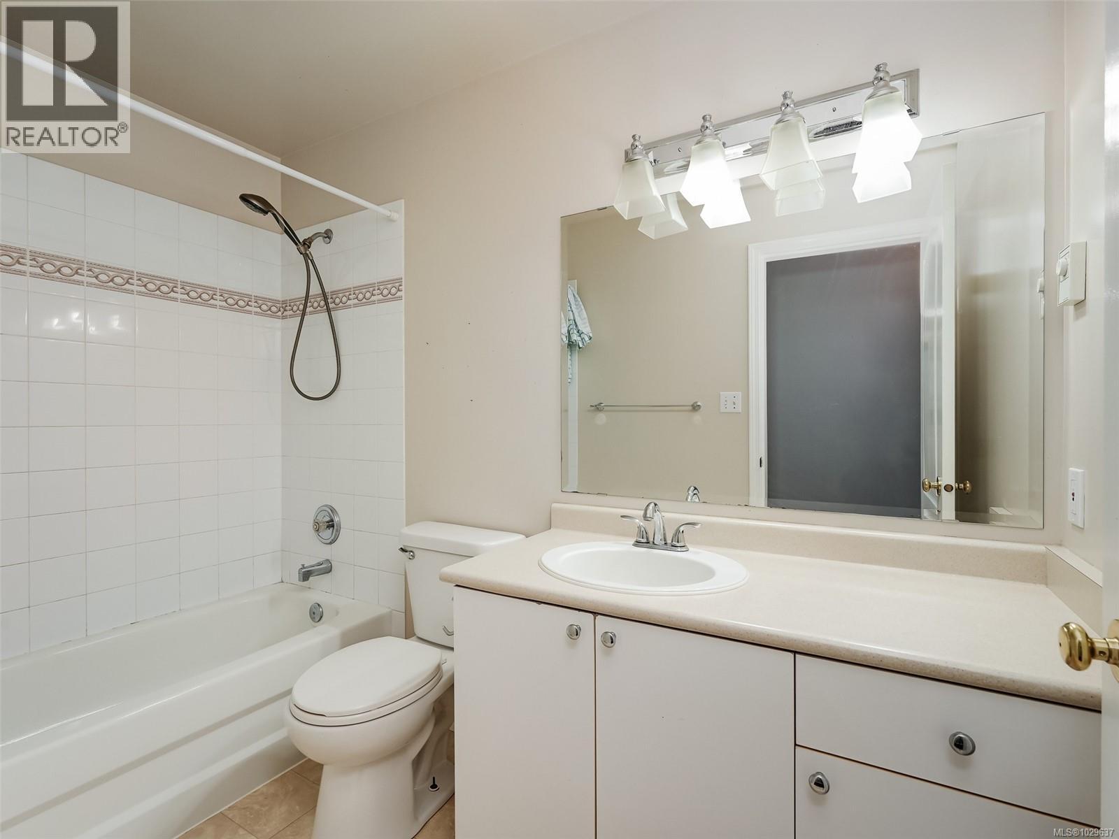 3525 HIDDEN OAKS CRES - 15