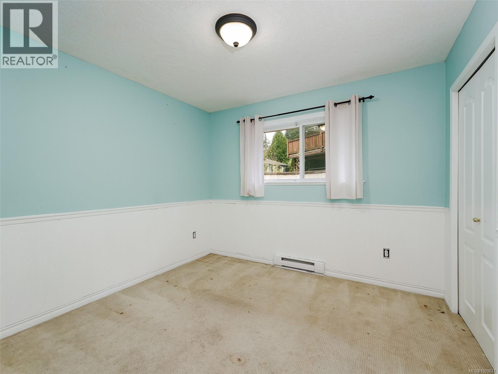 3525 HIDDEN OAKS CRES - 16