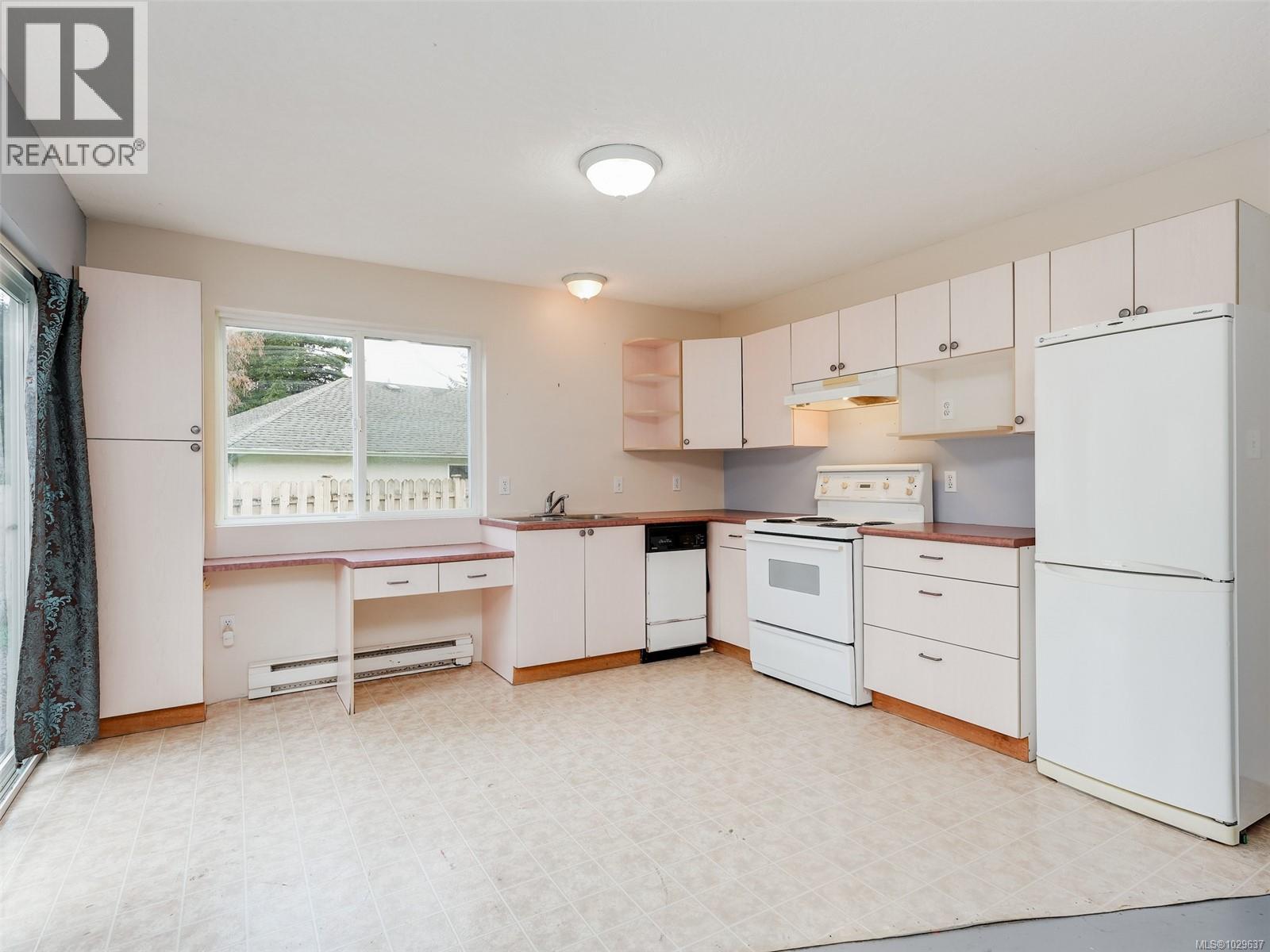 3525 HIDDEN OAKS CRES - 19