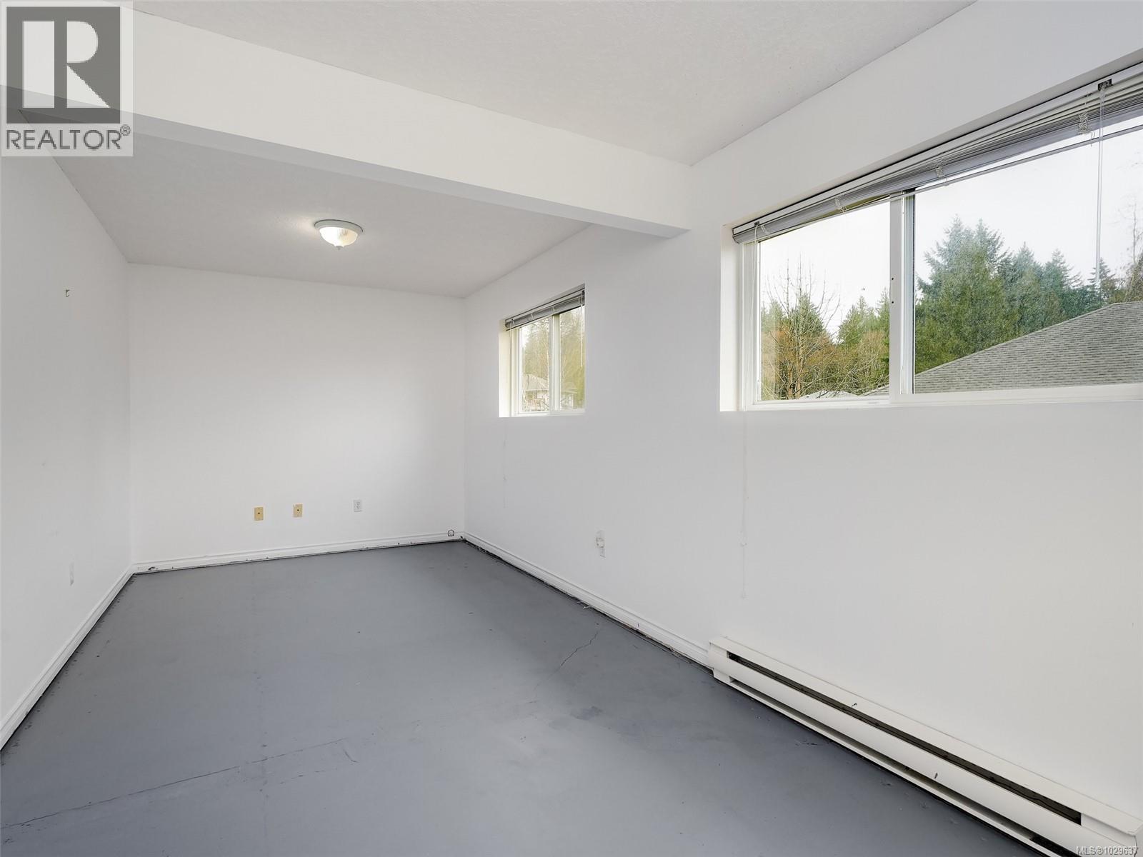 3525 HIDDEN OAKS CRES - 20