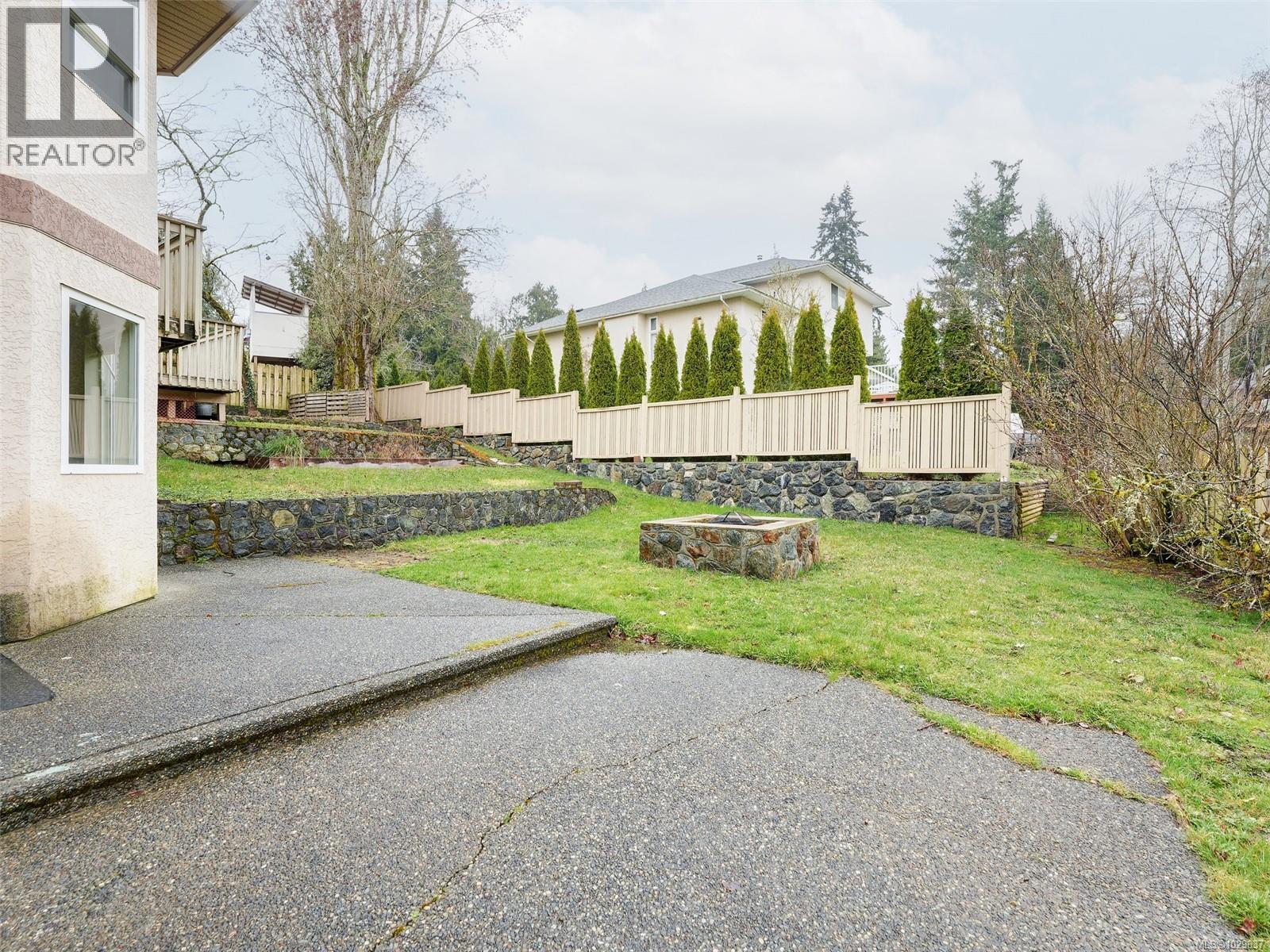 3525 HIDDEN OAKS CRES - 24