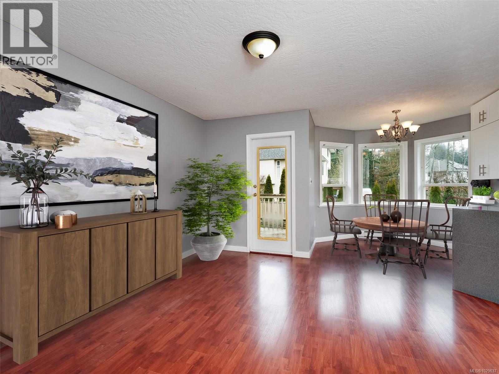 3525 HIDDEN OAKS CRES - 6