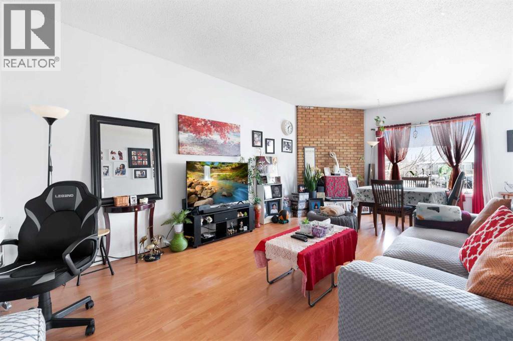 Single Family House Bi-level for Sale in   Street SE Forest Lawn Calgary 