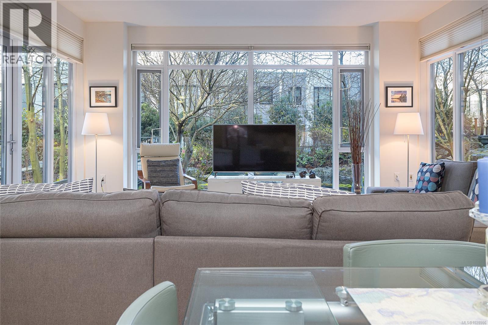 GA3 373 Tyee Road, Victoria