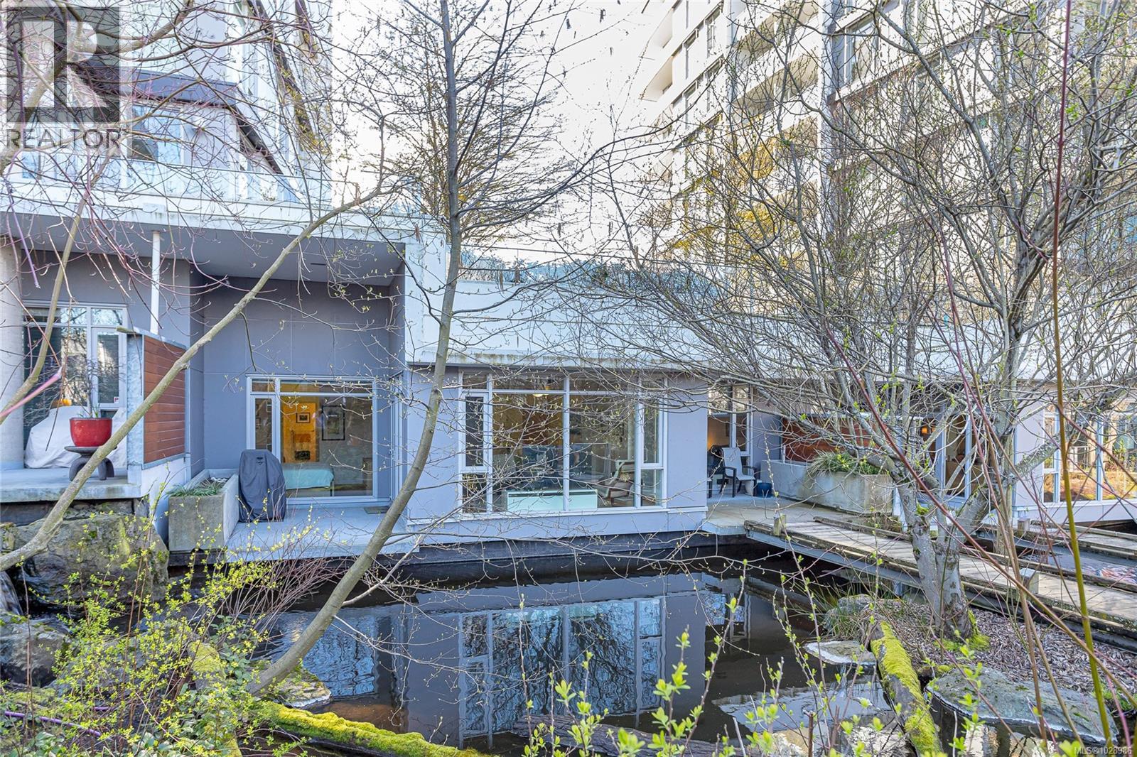 GA3 373 Tyee Road, Victoria