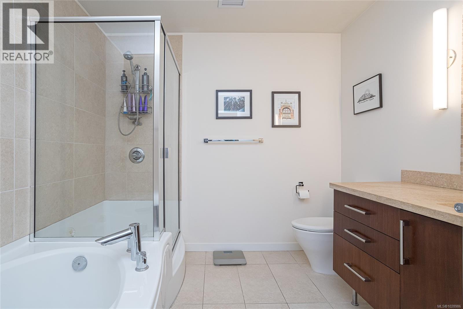 GA3 373 Tyee Road, Victoria