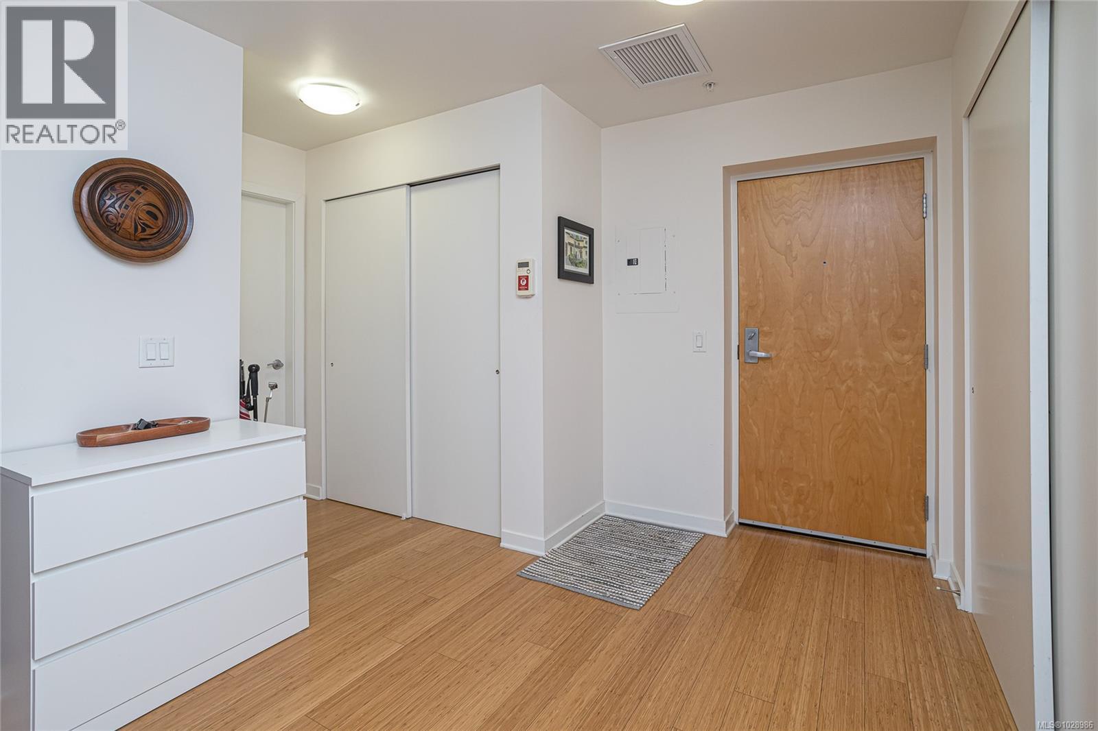 GA3 373 Tyee Road, Victoria