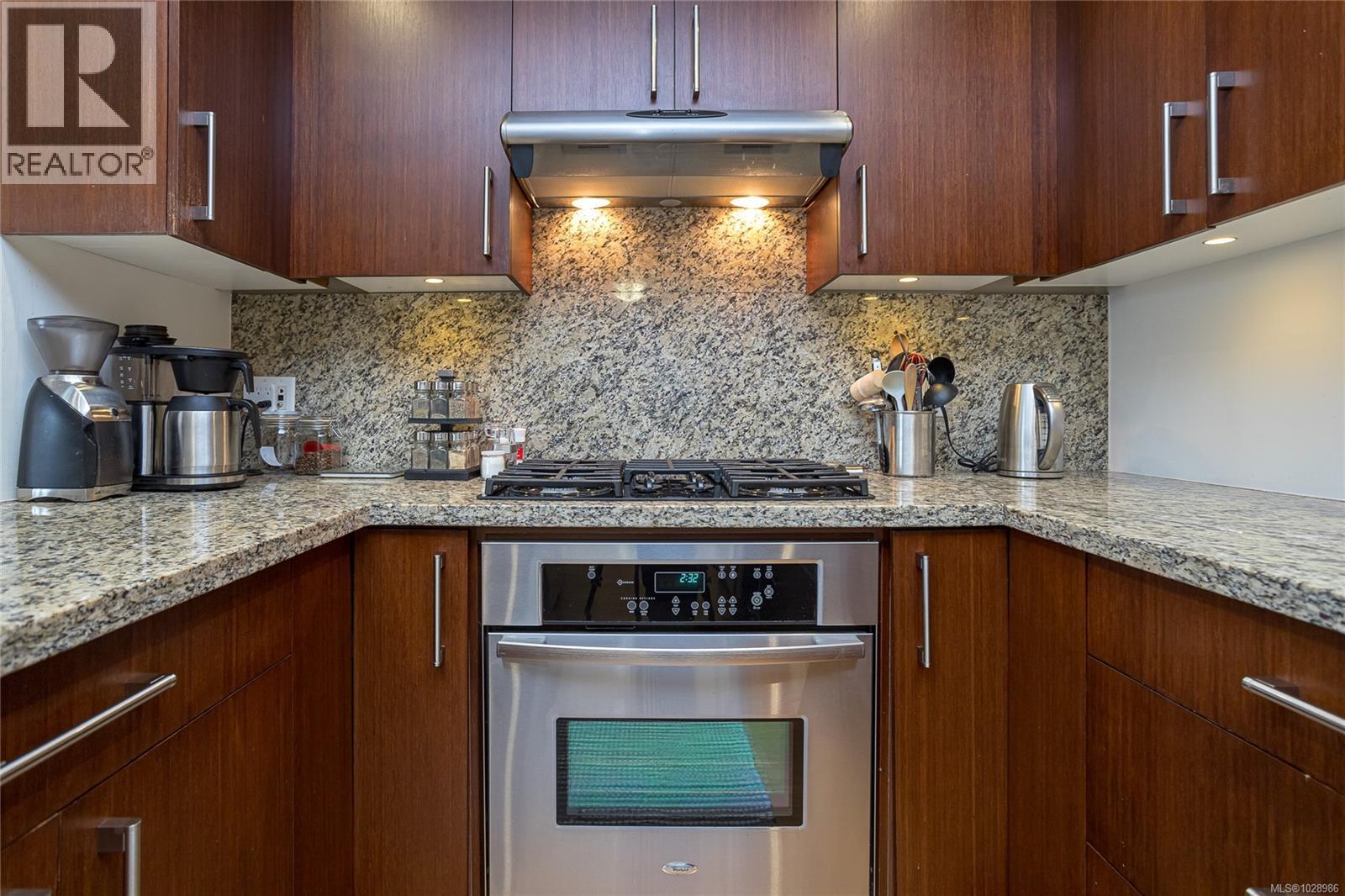 GA3 373 Tyee Road, Victoria