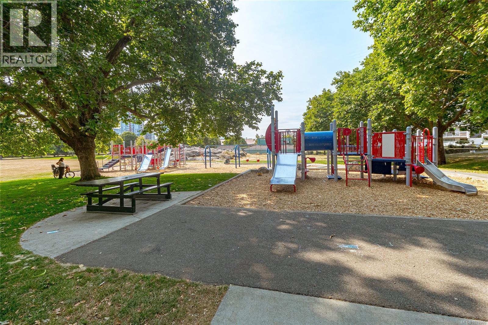 GA3 373 Tyee Road, Victoria