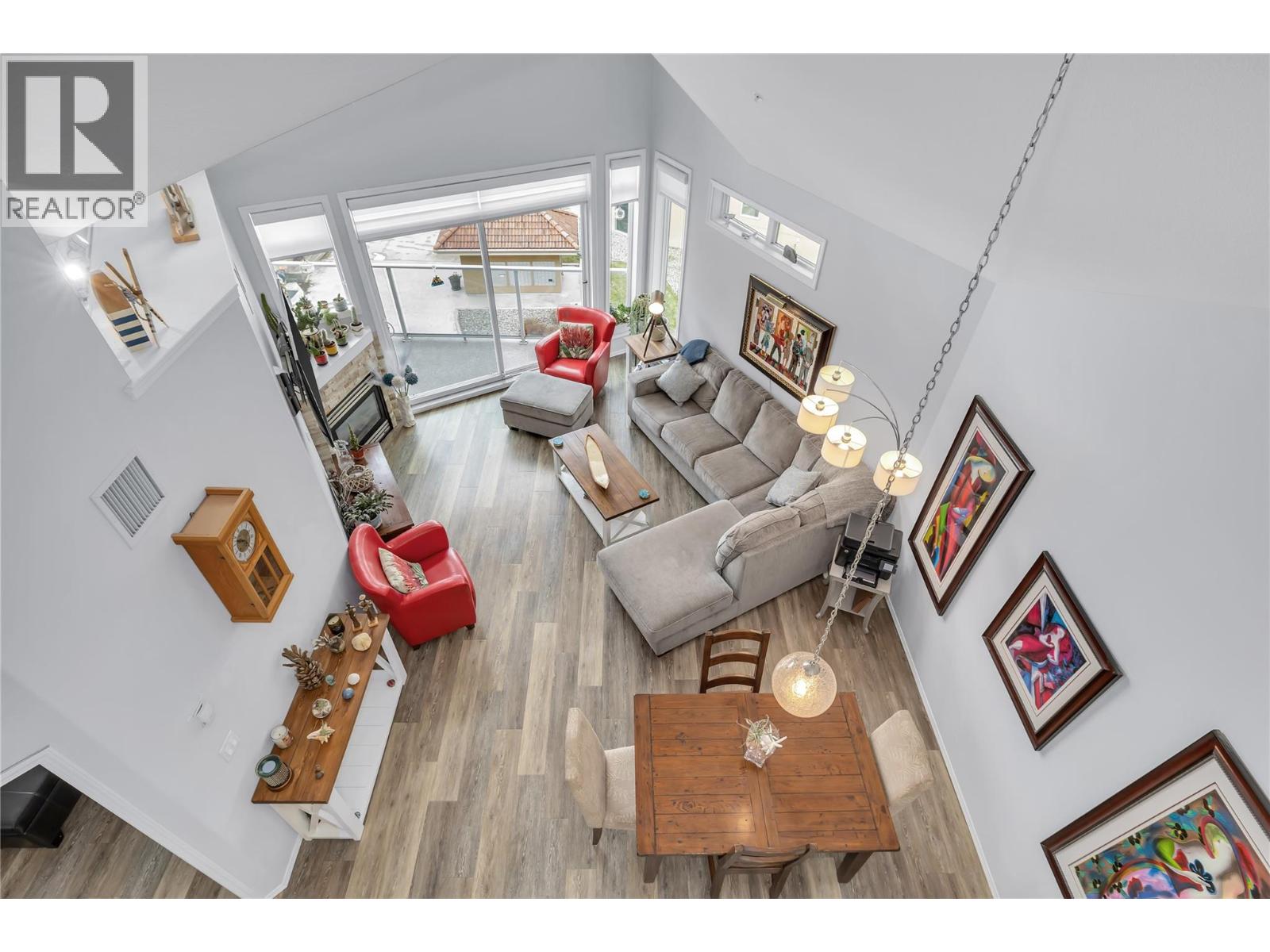 #635 1088 SUNSET DRIVE - 38