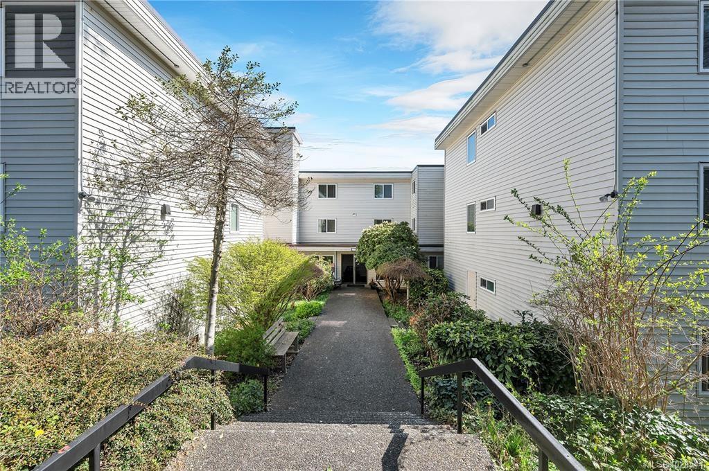 #204 615 ALDER ST - Image 2