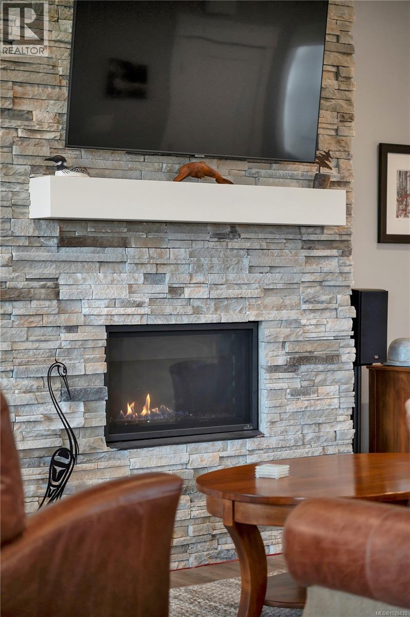 #9 2161 EVERGREEN RD - 18