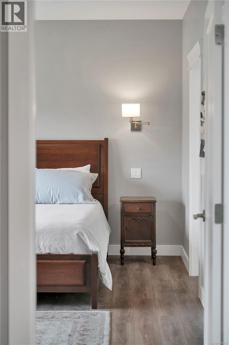 #9 2161 EVERGREEN RD - 27