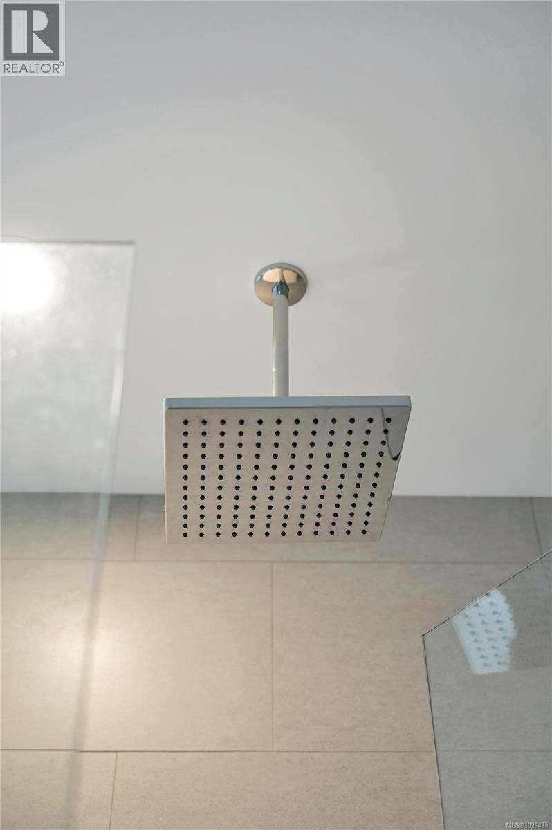 #9 2161 EVERGREEN RD - 32