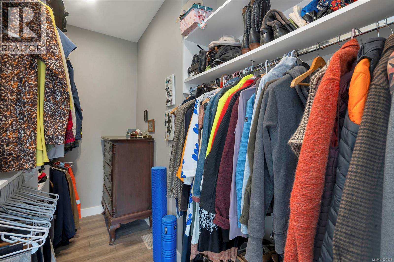 #9 2161 EVERGREEN RD - 33