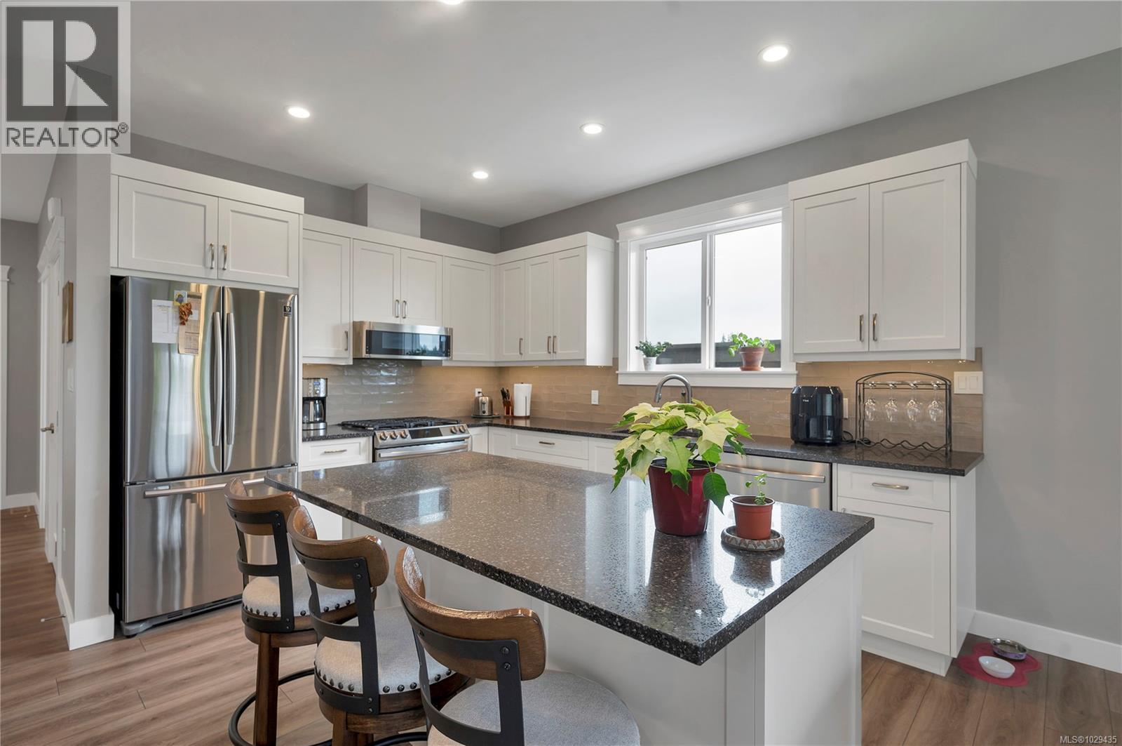 #9 2161 EVERGREEN RD - 4