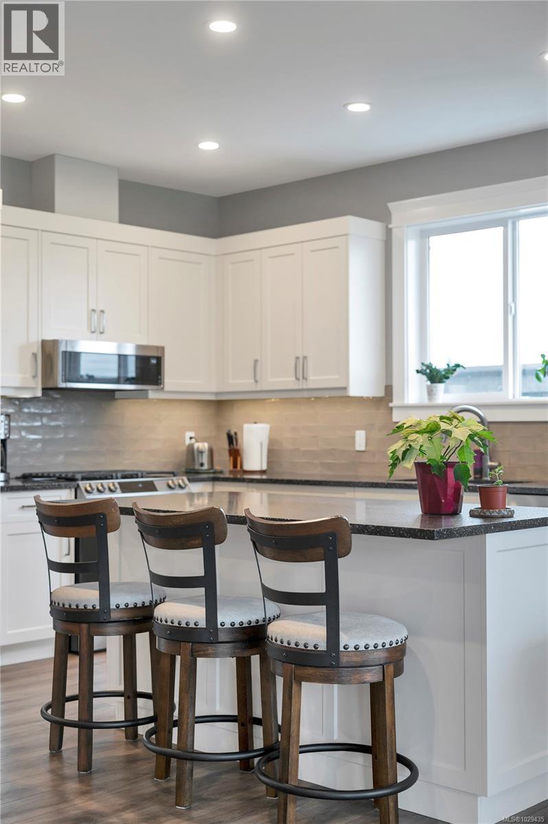 #9 2161 EVERGREEN RD - 6