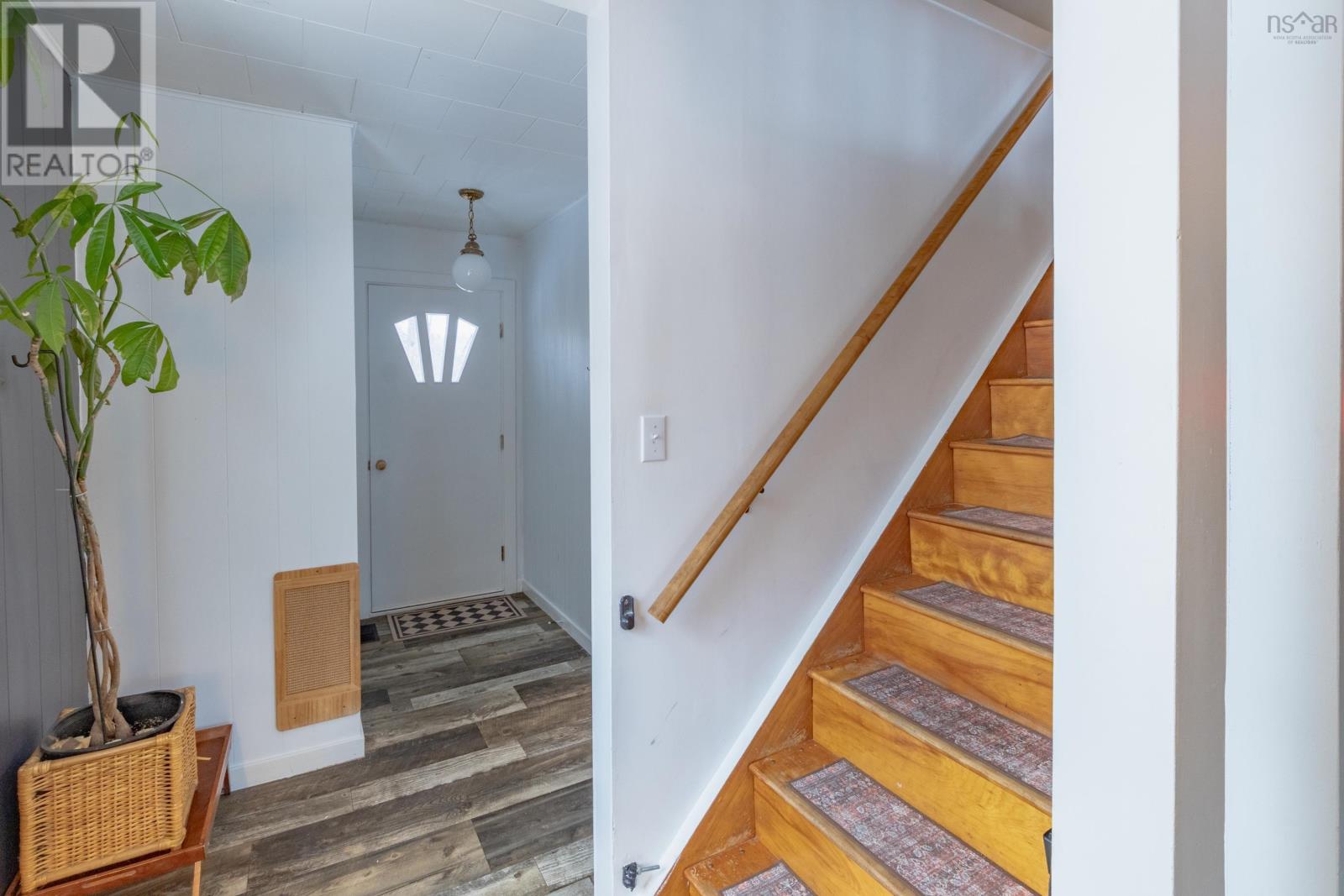 Property 24 of 28 of 109 Ohio Road