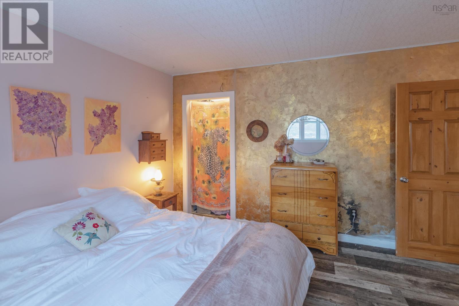 Property 3 of 28 of 109 Ohio Road