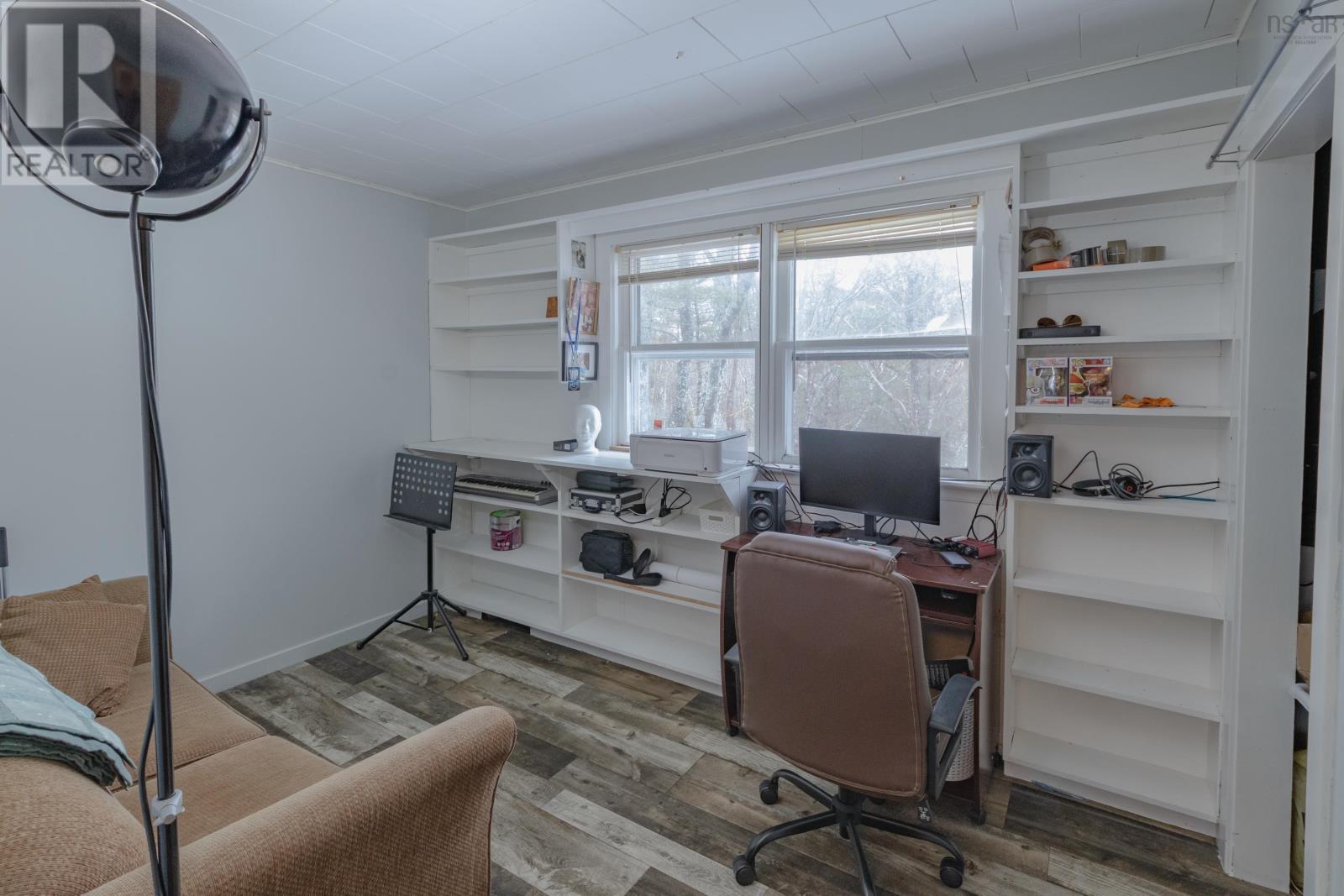 Property 20 of 28 of 109 Ohio Road