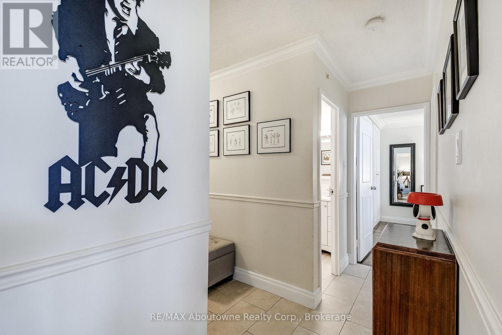 #401 212 KERR STREET - 18