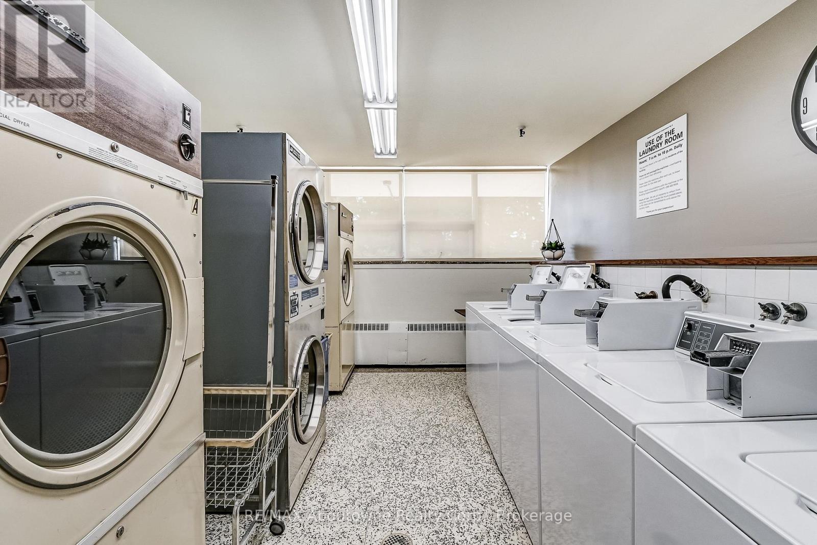#401 212 KERR STREET - 29