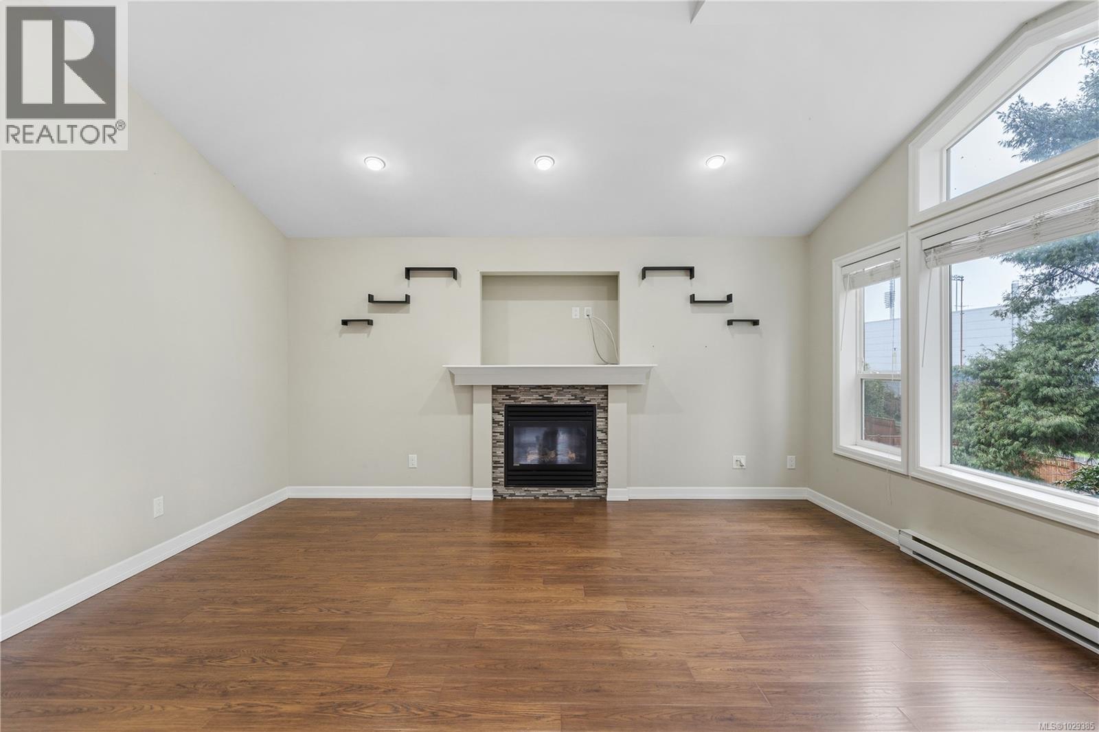 1076 JENKINS AVE - 12