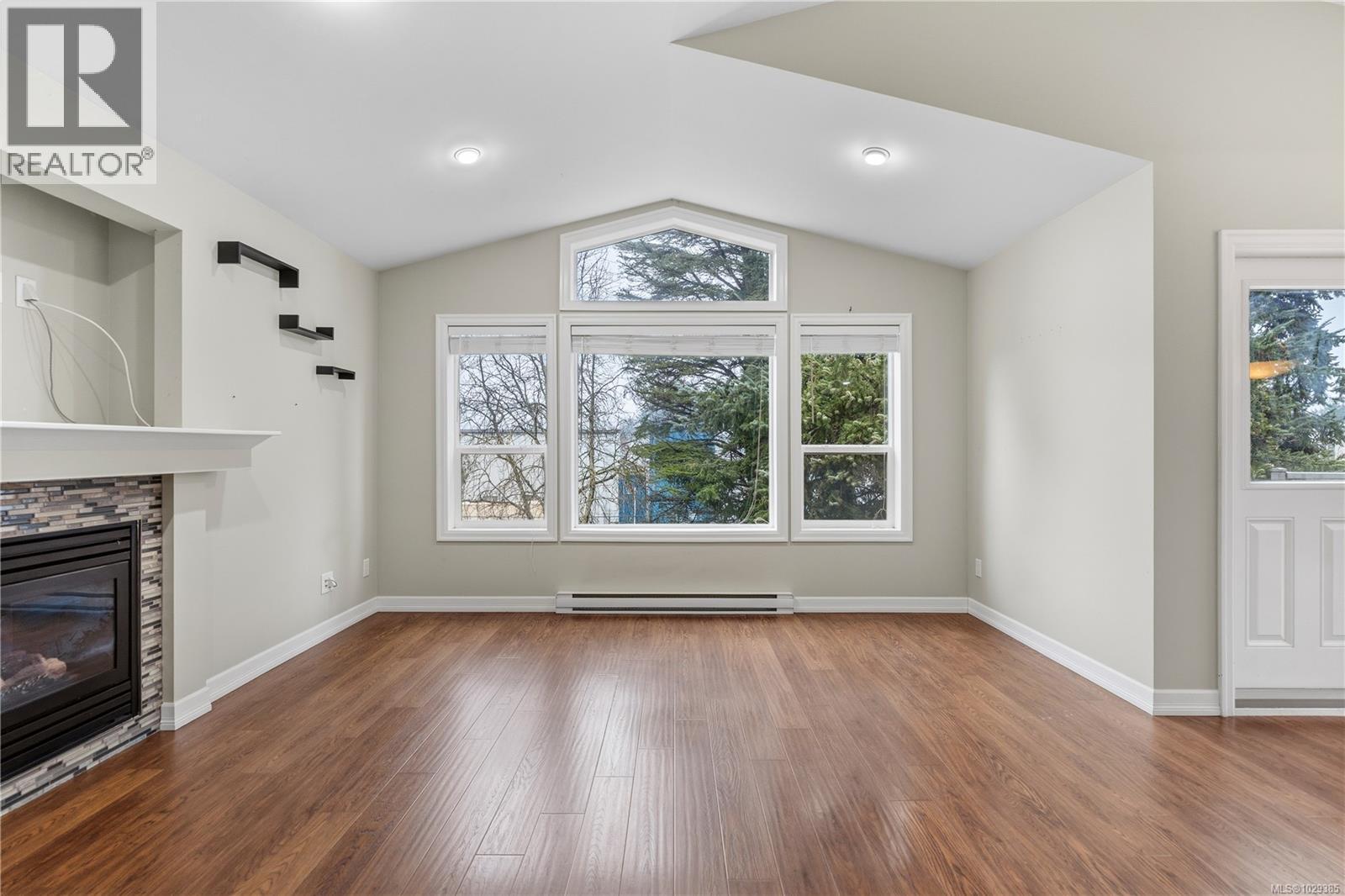 1076 JENKINS AVE - 13