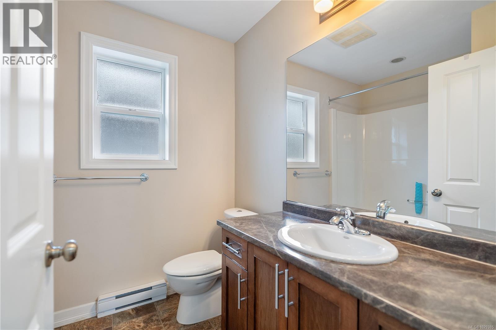 1076 JENKINS AVE - 18