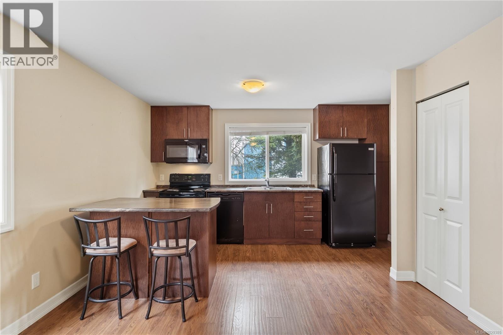 1076 JENKINS AVE - 30