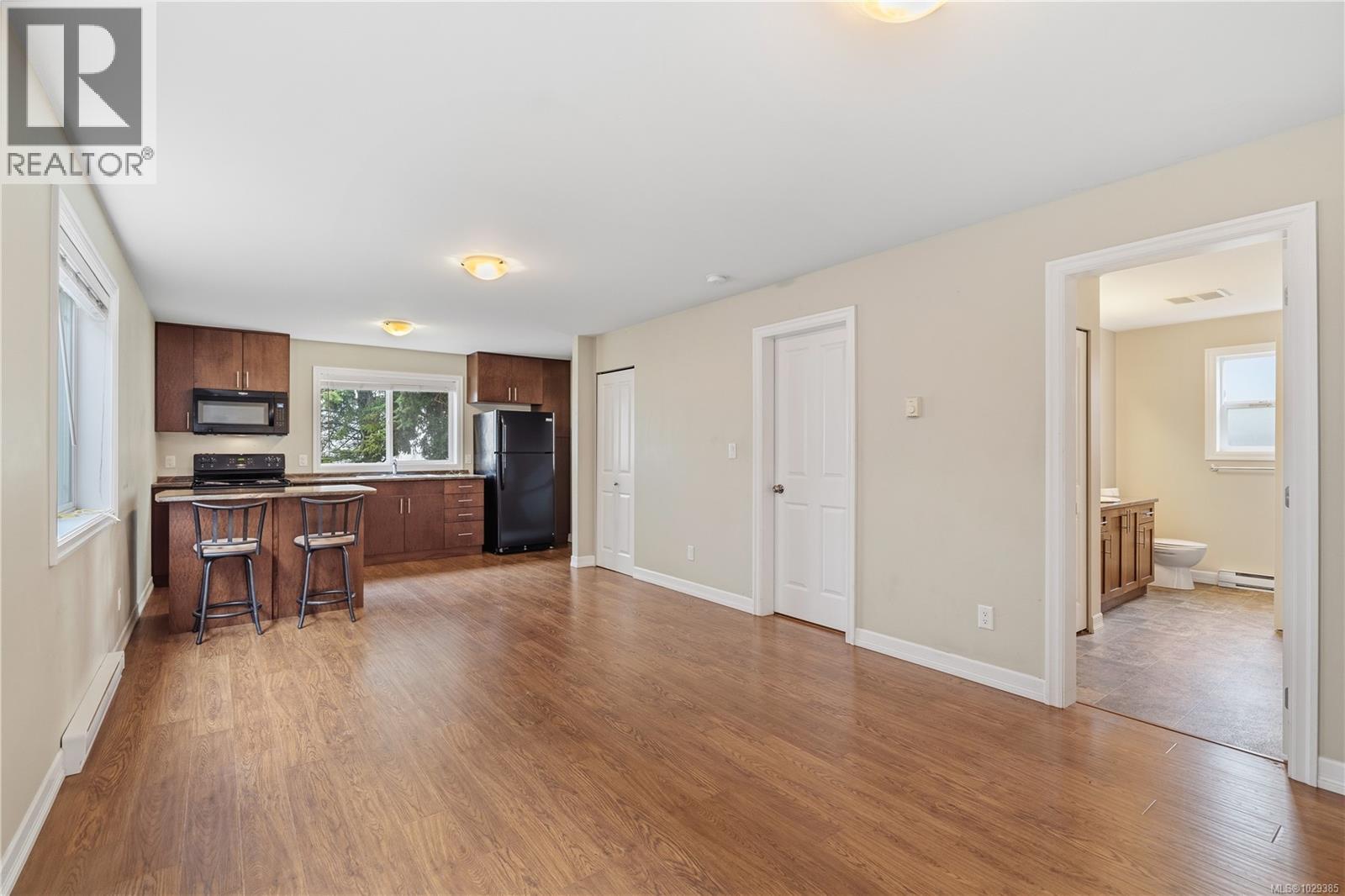 1076 JENKINS AVE - 35