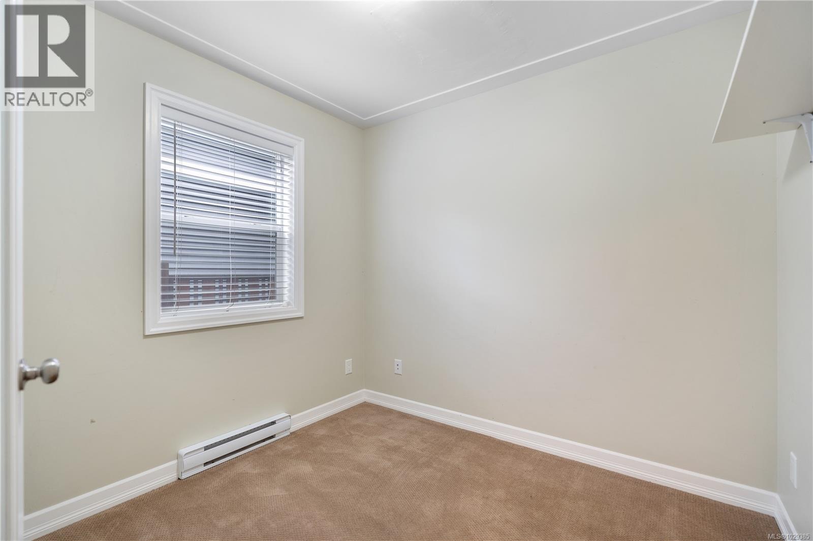 1076 JENKINS AVE - 5