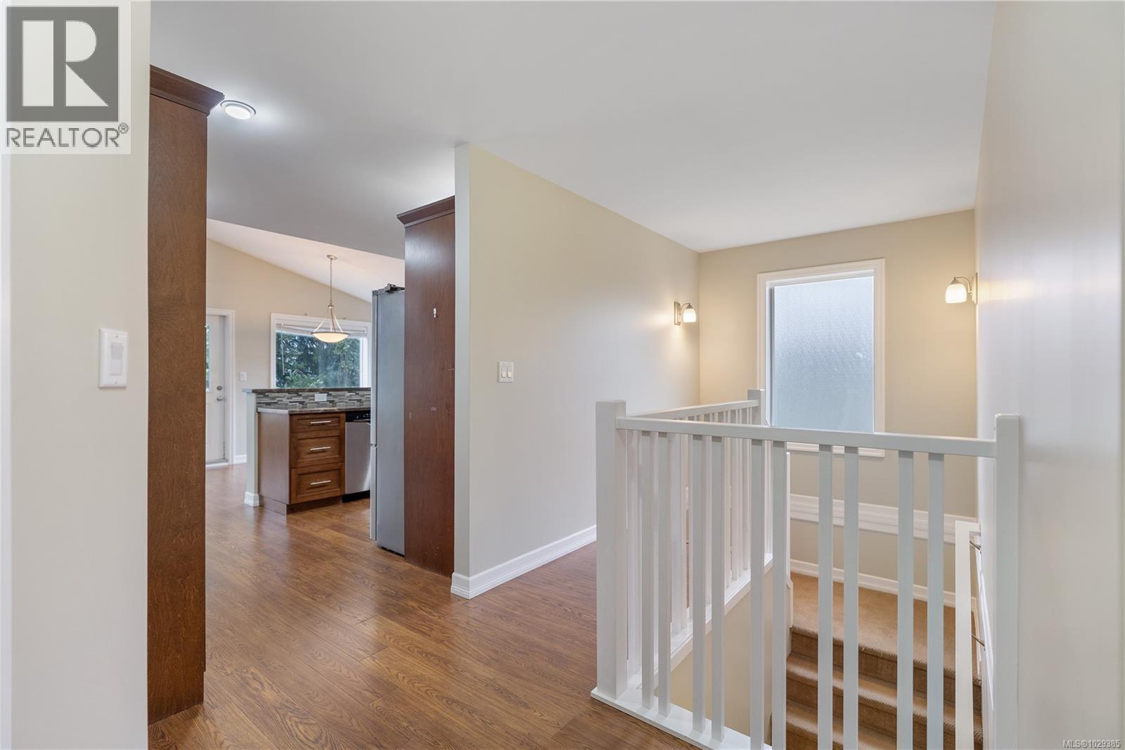 1076 JENKINS AVE - 6