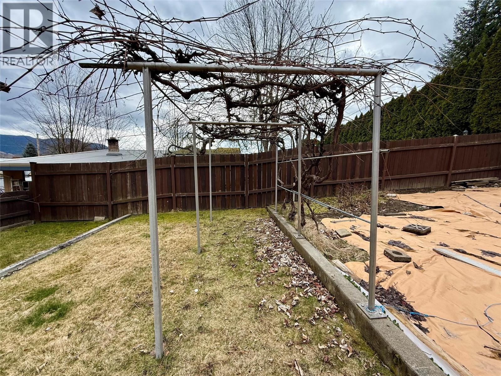 502 5th Avenue, Castlegar