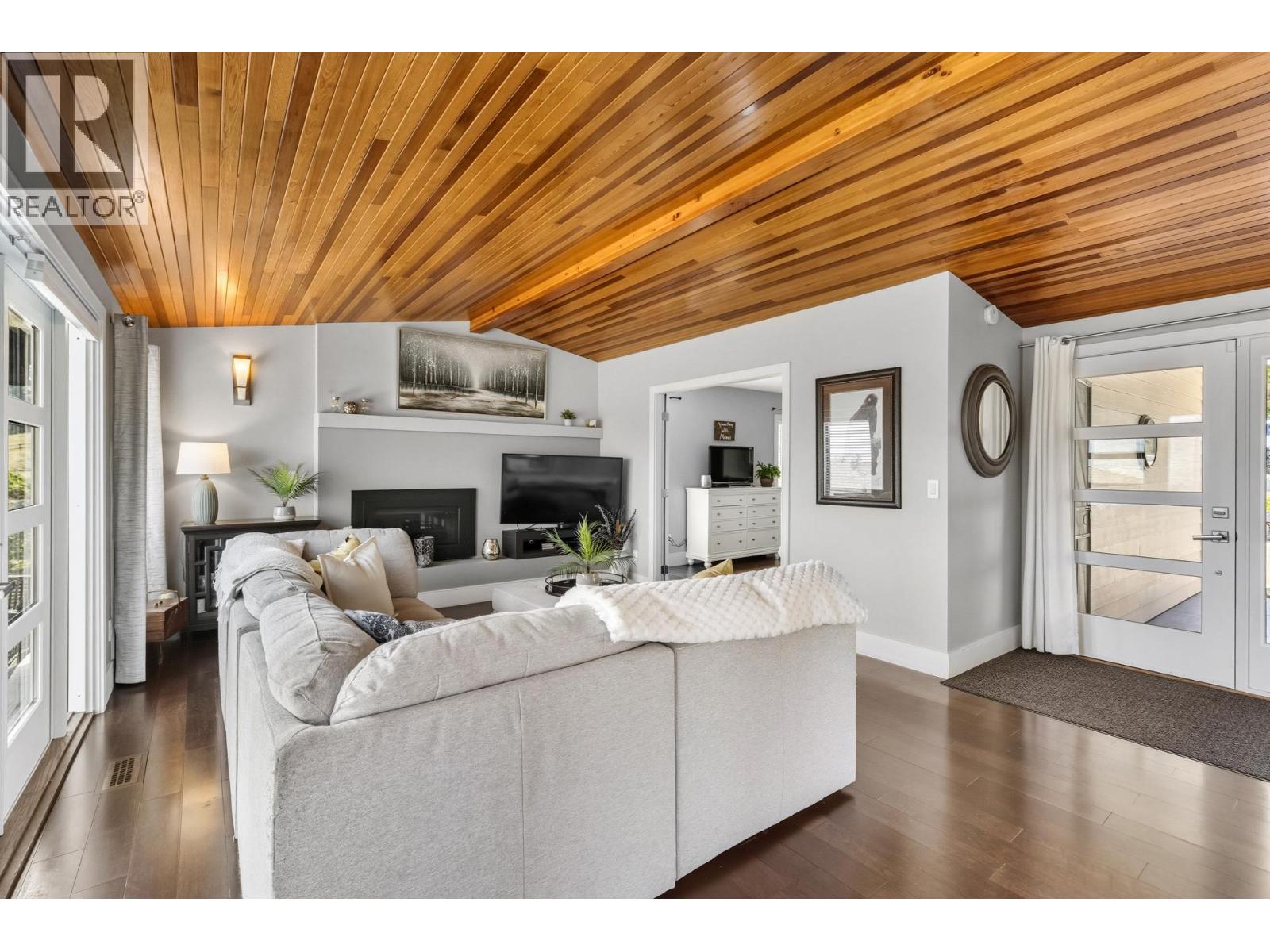 6555 Sherburn Road, Peachland