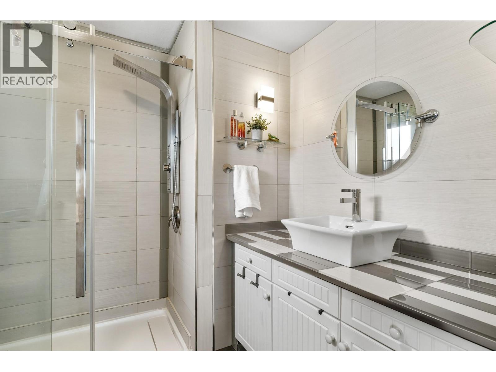 6555 Sherburn Road, Peachland