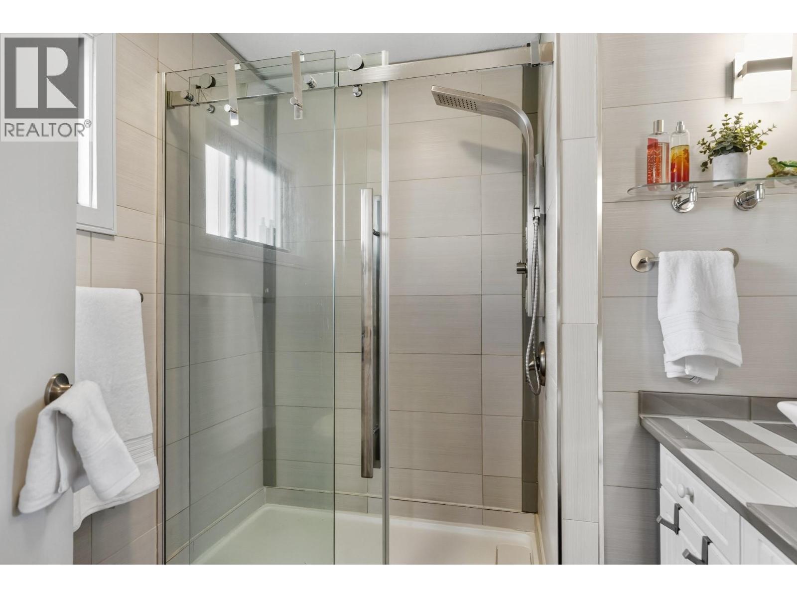 6555 Sherburn Road, Peachland