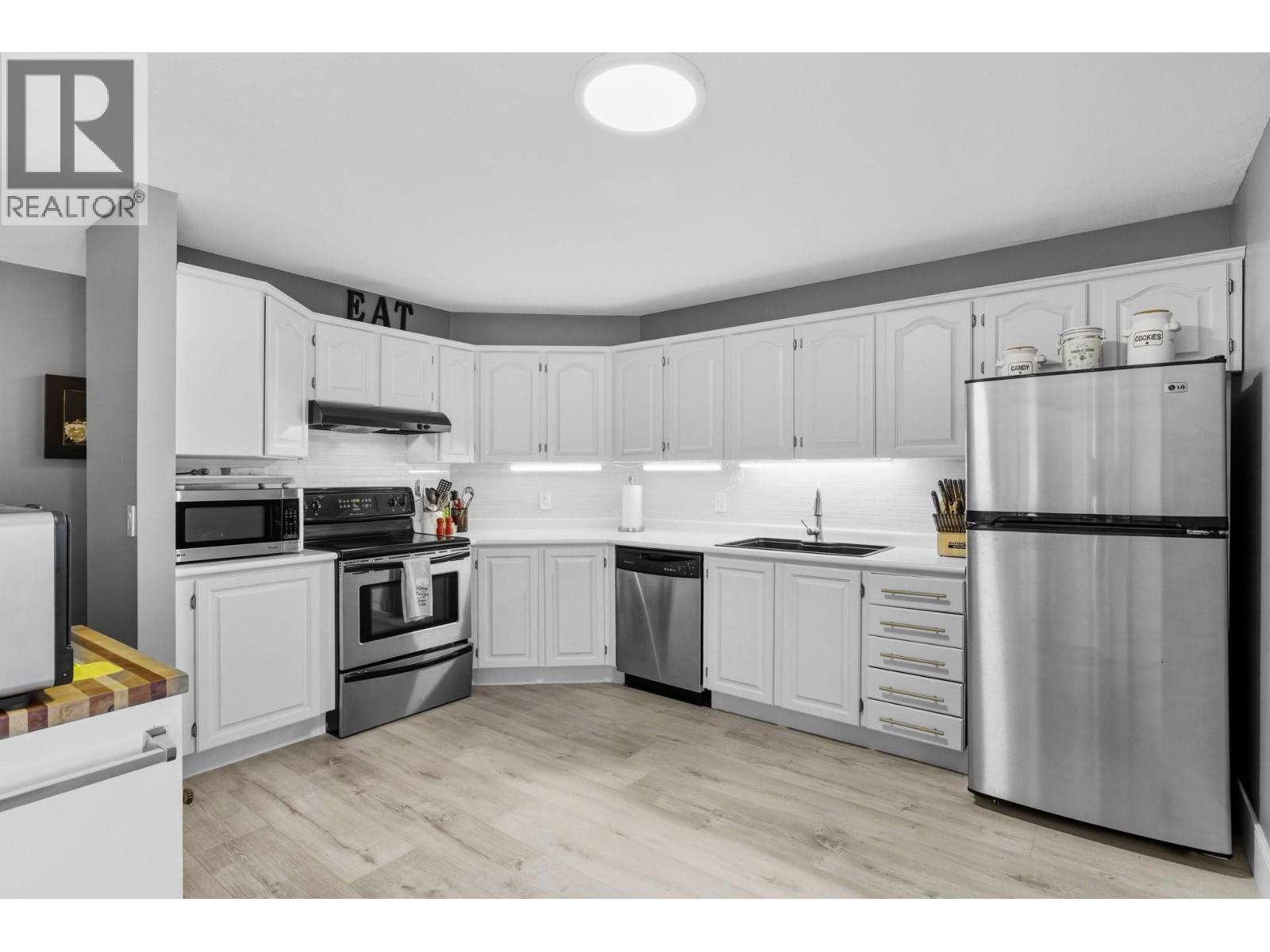 6555 Sherburn Road, Peachland