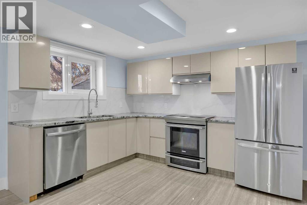 Single Family House 4 Level for Sale in  Selkirk Drive SW Southwood Calgary 