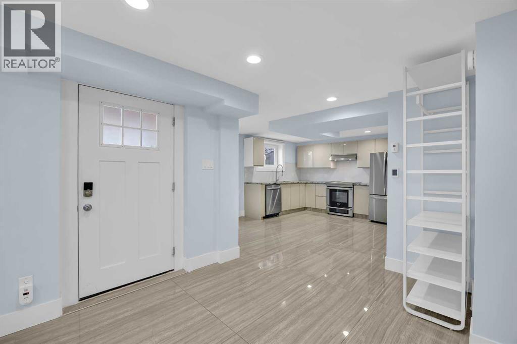 Single Family House 4 Level for Sale in  Selkirk Drive SW Southwood Calgary 