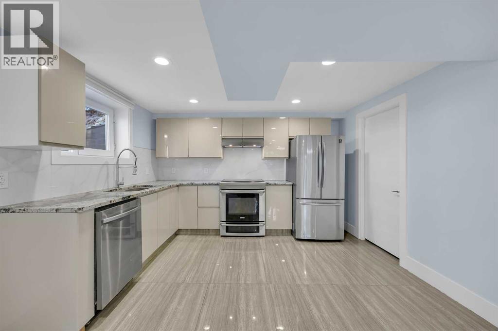 Single Family House 4 Level for Sale in  Selkirk Drive SW Southwood Calgary 