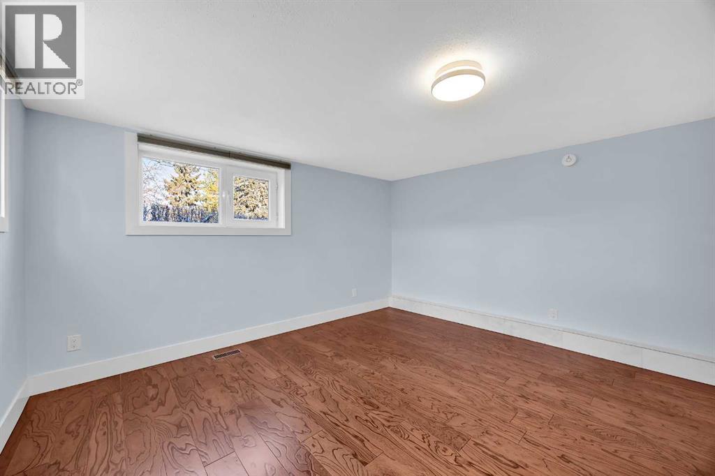 Single Family House 4 Level for Sale in  Selkirk Drive SW Southwood Calgary 