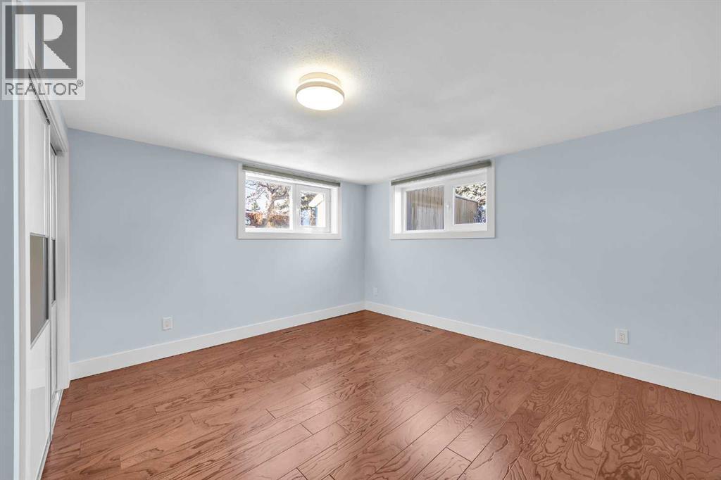 Single Family House 4 Level for Sale in  Selkirk Drive SW Southwood Calgary 