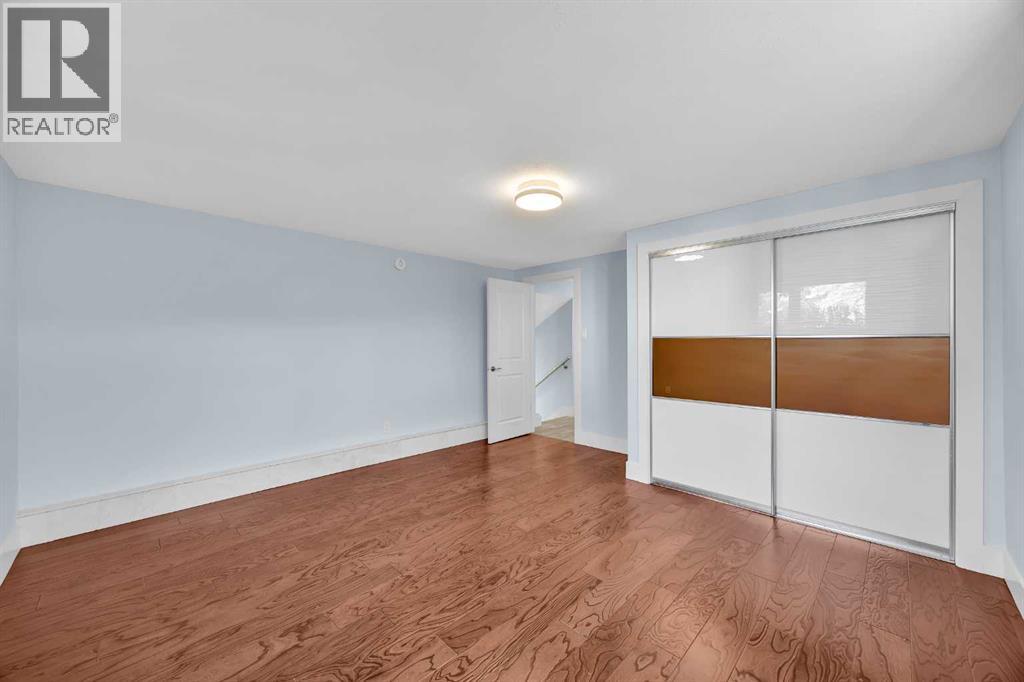 Single Family House 4 Level for Sale in  Selkirk Drive SW Southwood Calgary 