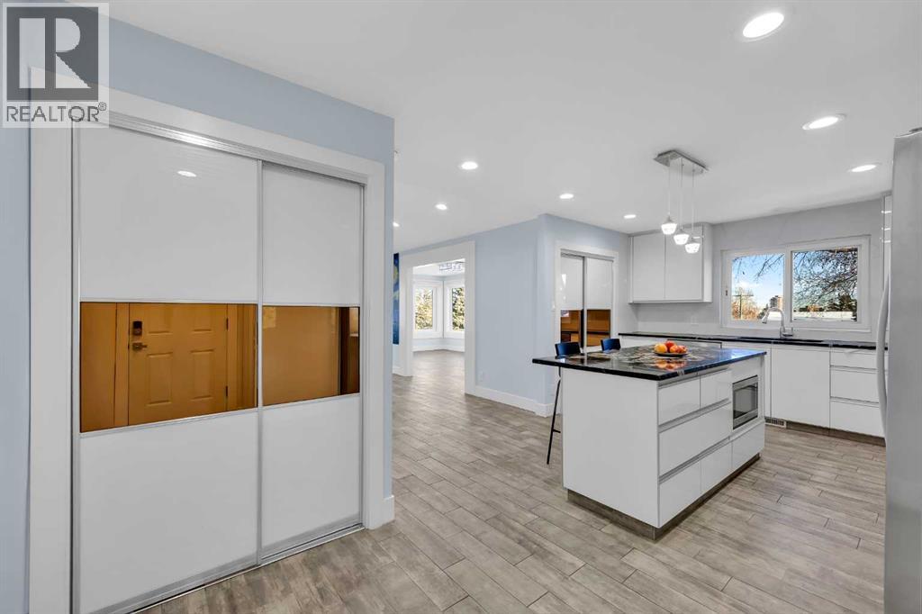 Single Family House 4 Level for Sale in  Selkirk Drive SW Southwood Calgary 