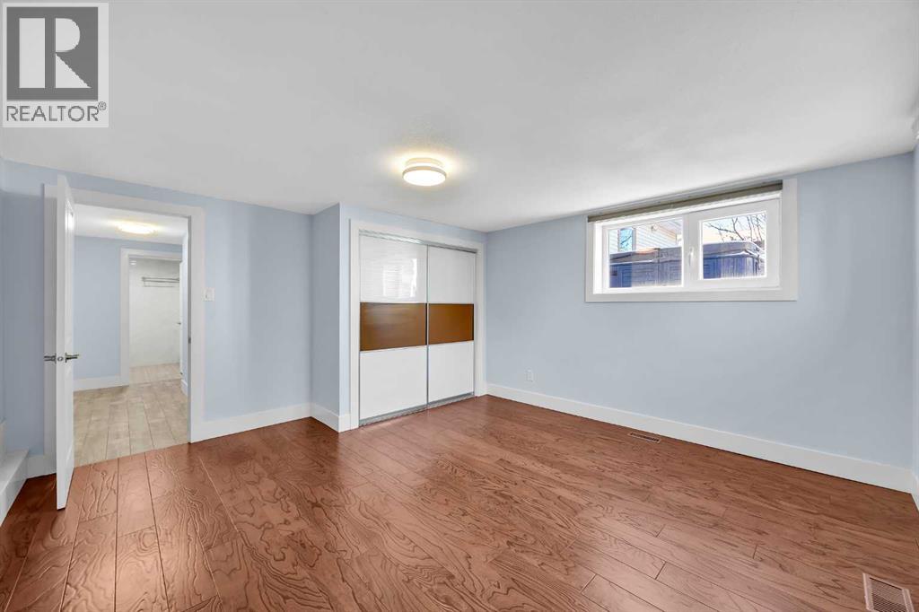 Single Family House 4 Level for Sale in  Selkirk Drive SW Southwood Calgary 