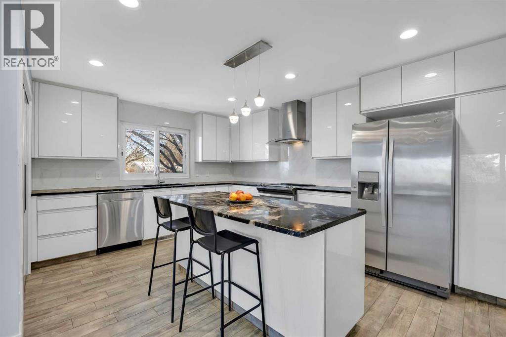 Single Family House 4 Level for Sale in  Selkirk Drive SW Southwood Calgary 