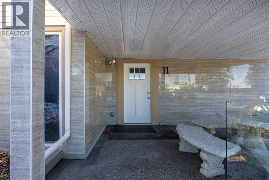 Single Family House 4 Level for Sale in  Selkirk Drive SW Southwood Calgary 